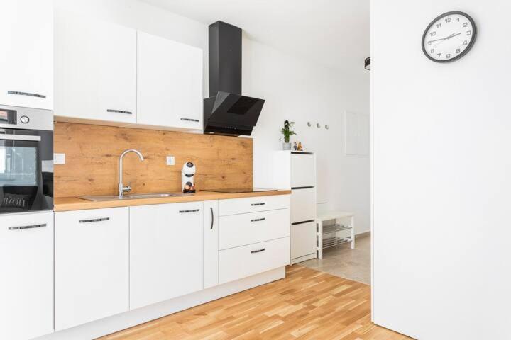 La Studio Maribor Ngoại thất bức ảnh